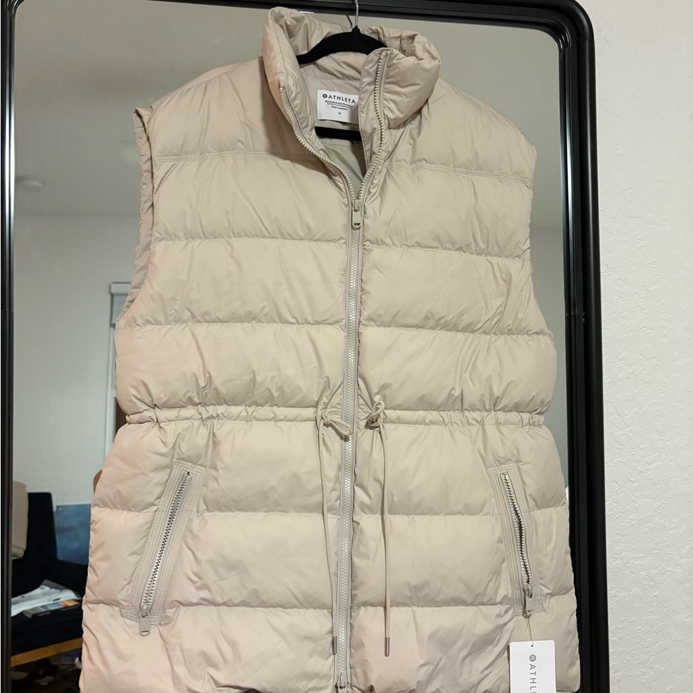 Athleta women’s cascade down vest. NWT - Picture 1 of 7
